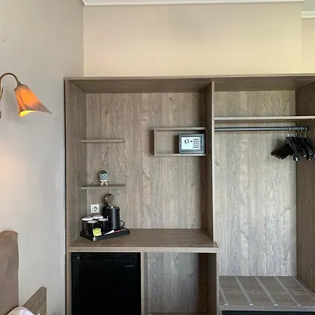 Dionisos Hotel Neoi Poroi