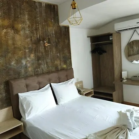 Dionisos Hotel 2*