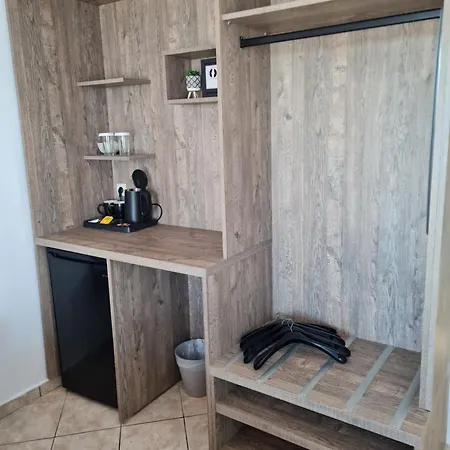 酒店 Dionisos 尼欧波洛伊